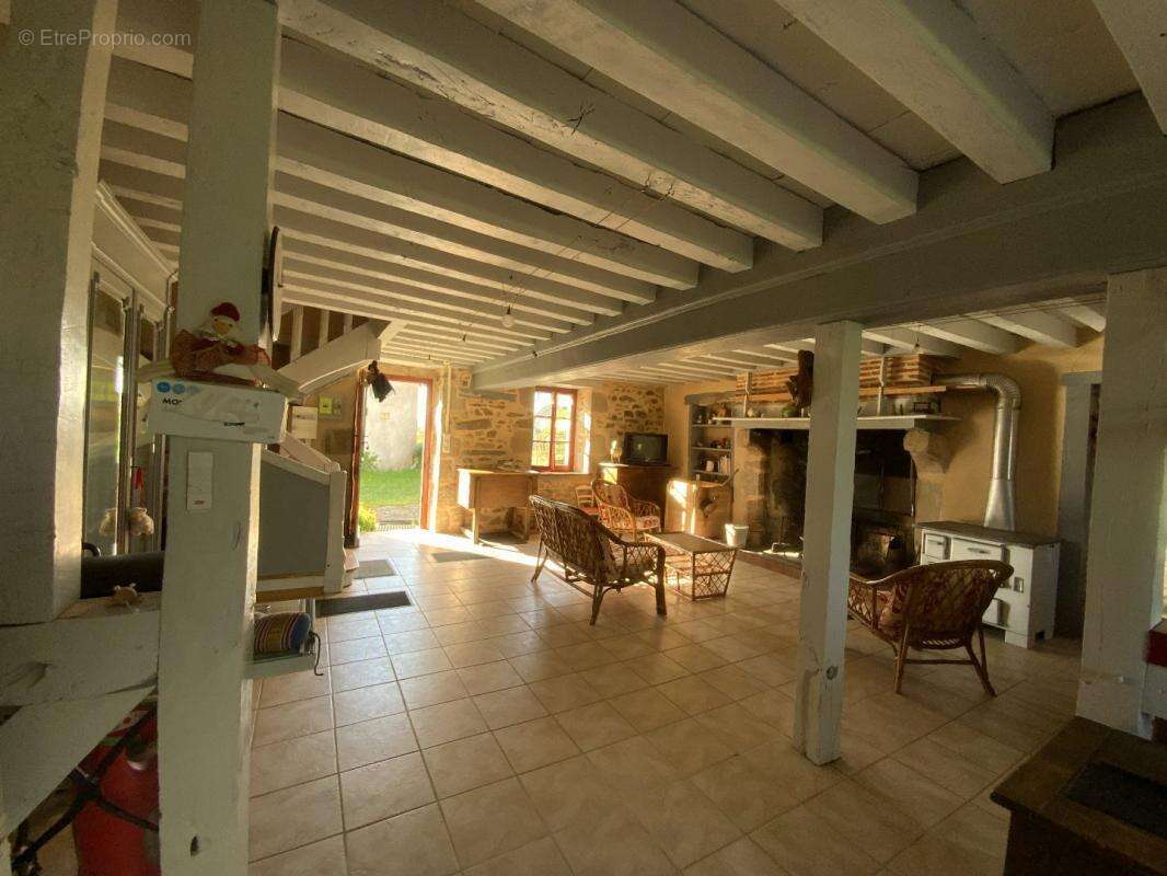 Maison à LOURDOUEIX-SAINT-PIERRE