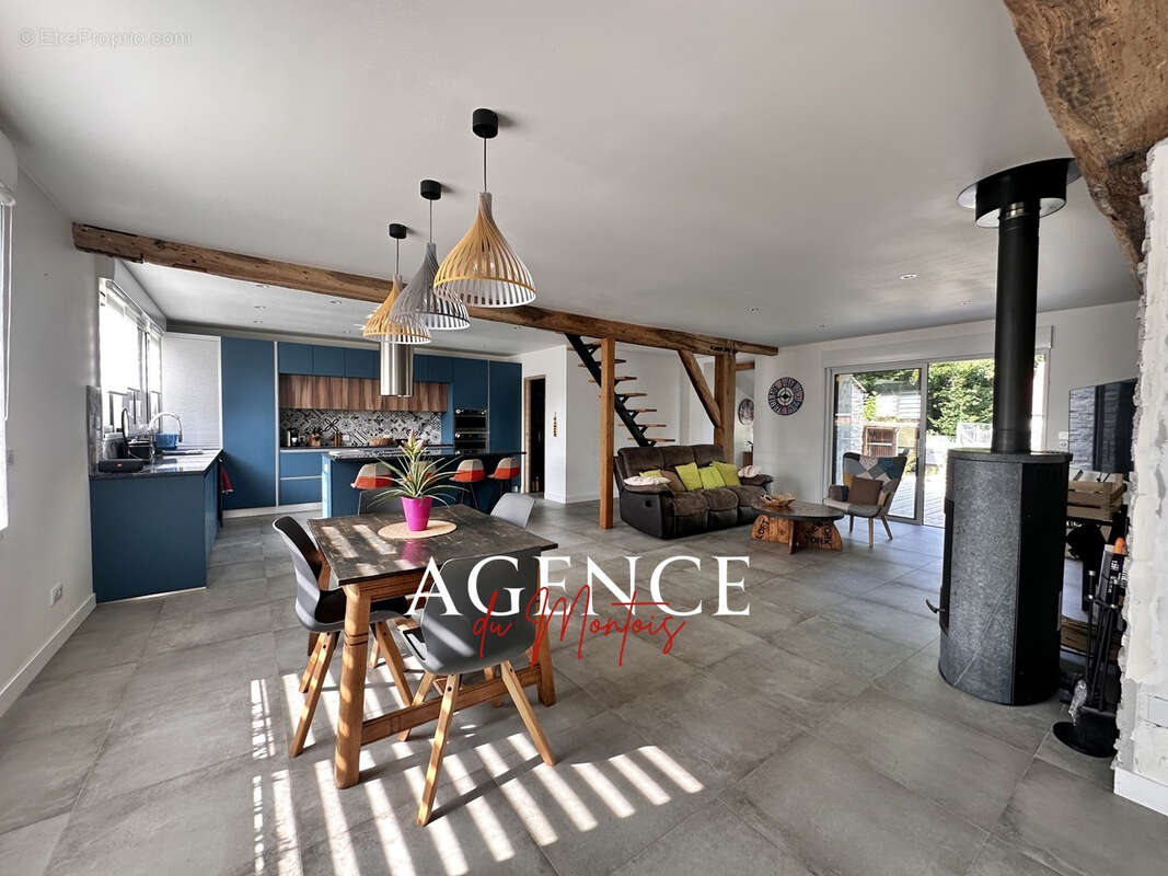 Maison à DONNEMARIE-DONTILLY