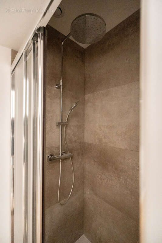 Appartement à MARSEILLE-5E