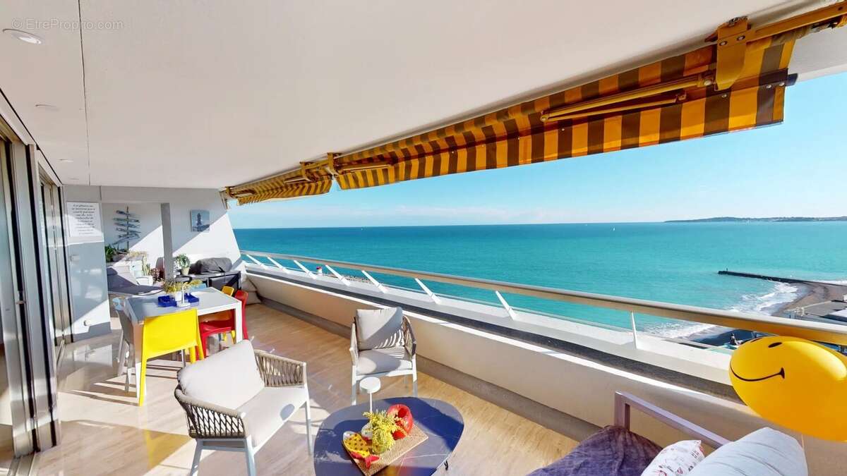 Appartement à VILLENEUVE-LOUBET