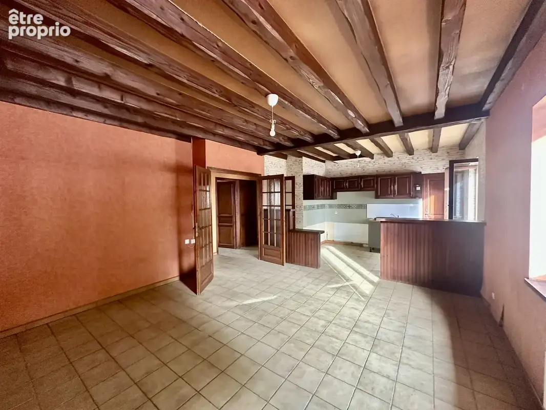Maison de ville mitoyenne d'environ 85m2 avec terrain constructible - photo 3