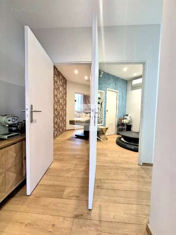 Commerce à LES ANGLES