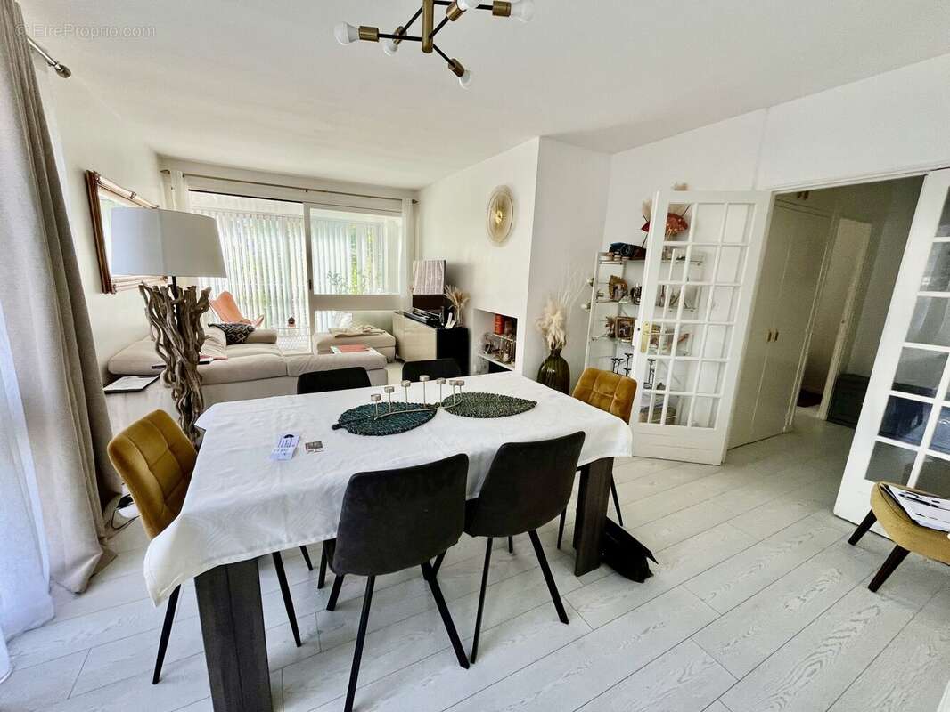 Appartement à FONTENAY-LE-FLEURY