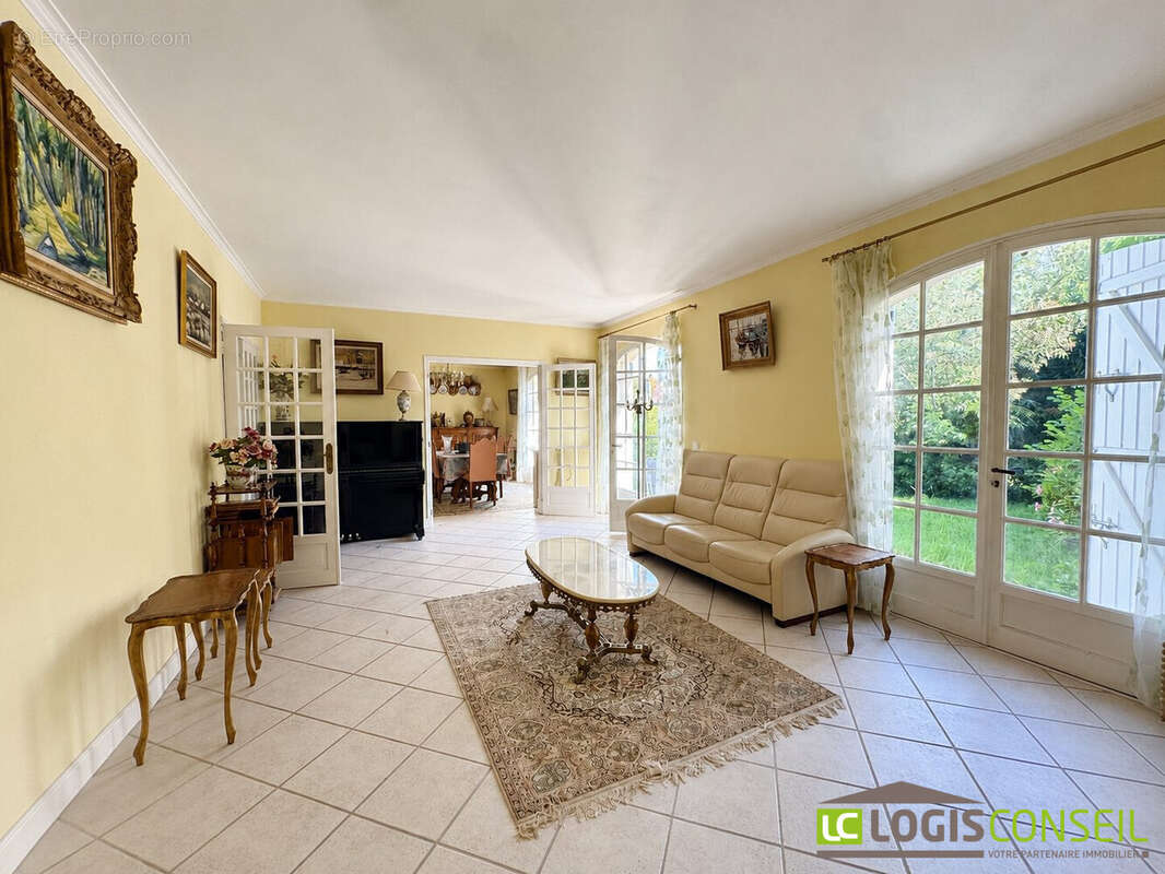 Maison à LE PLESSIS-ROBINSON