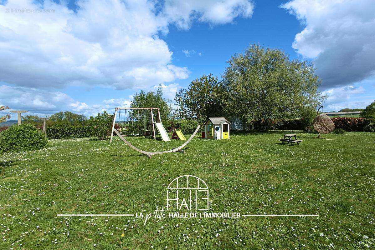 Maison à SAINT-HILAIRE-BONNEVAL