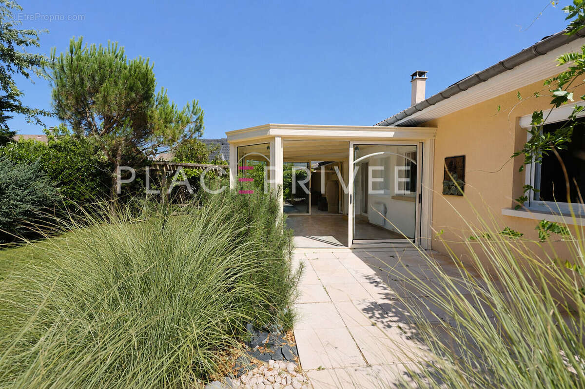 Maison avec jardin et garage - photo 18