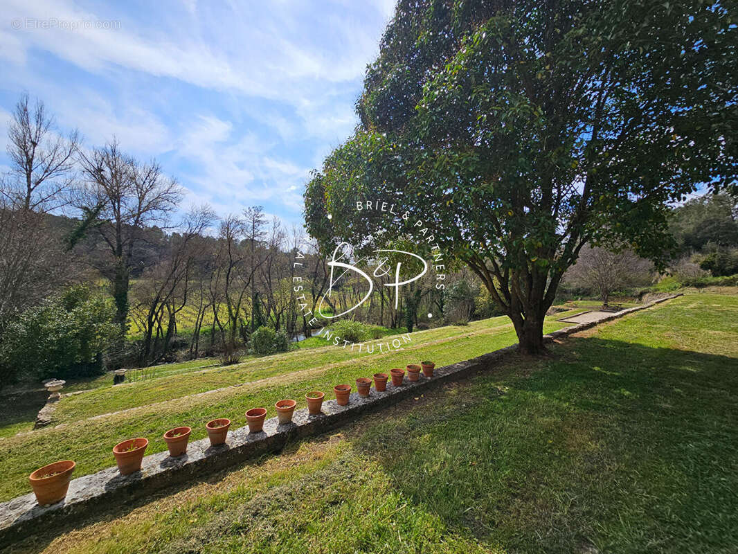 Maison à ENTRECASTEAUX