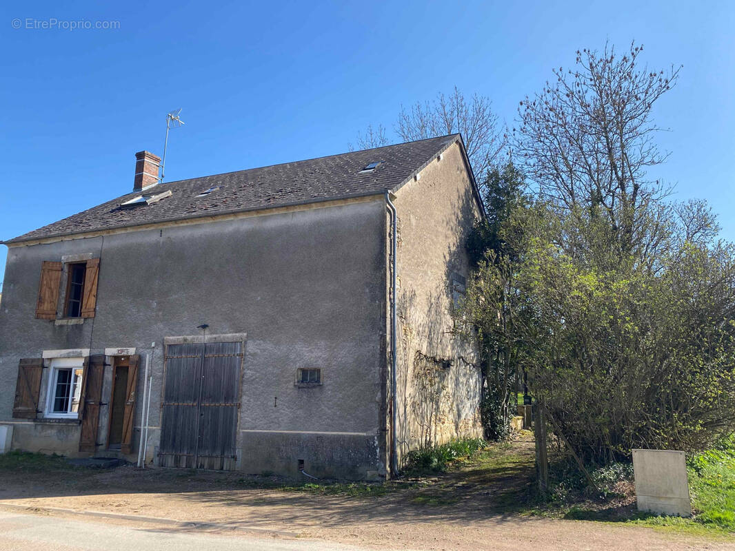 Maison à BILLY-CHEVANNES