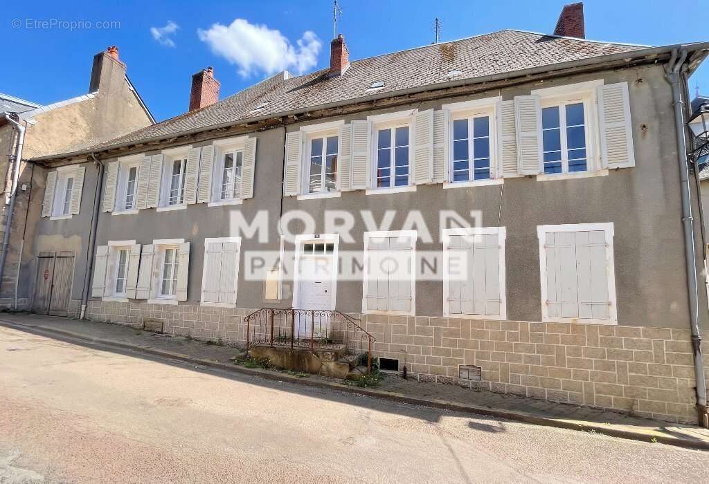 Appartement à CHATEAU-CHINON(VILLE)