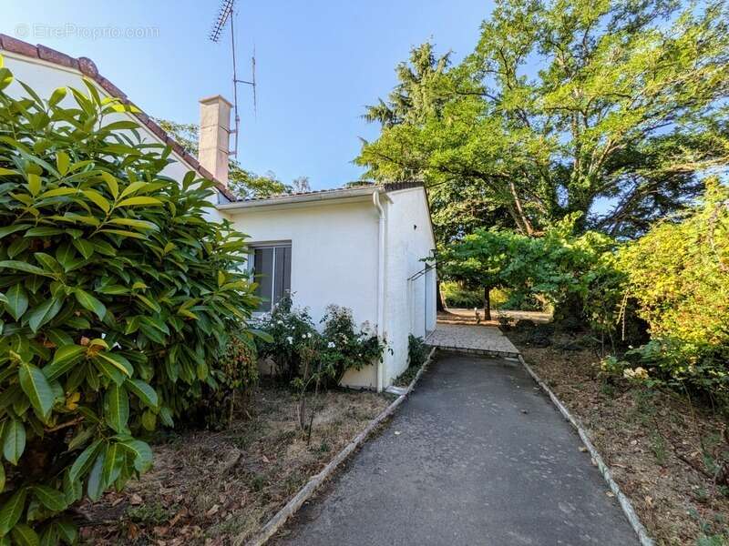 Maison plain-pied 140,5 m² - BRETIGNOLLES (79) - photo 13