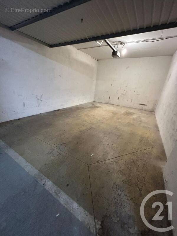 Parking à PARIS-20E