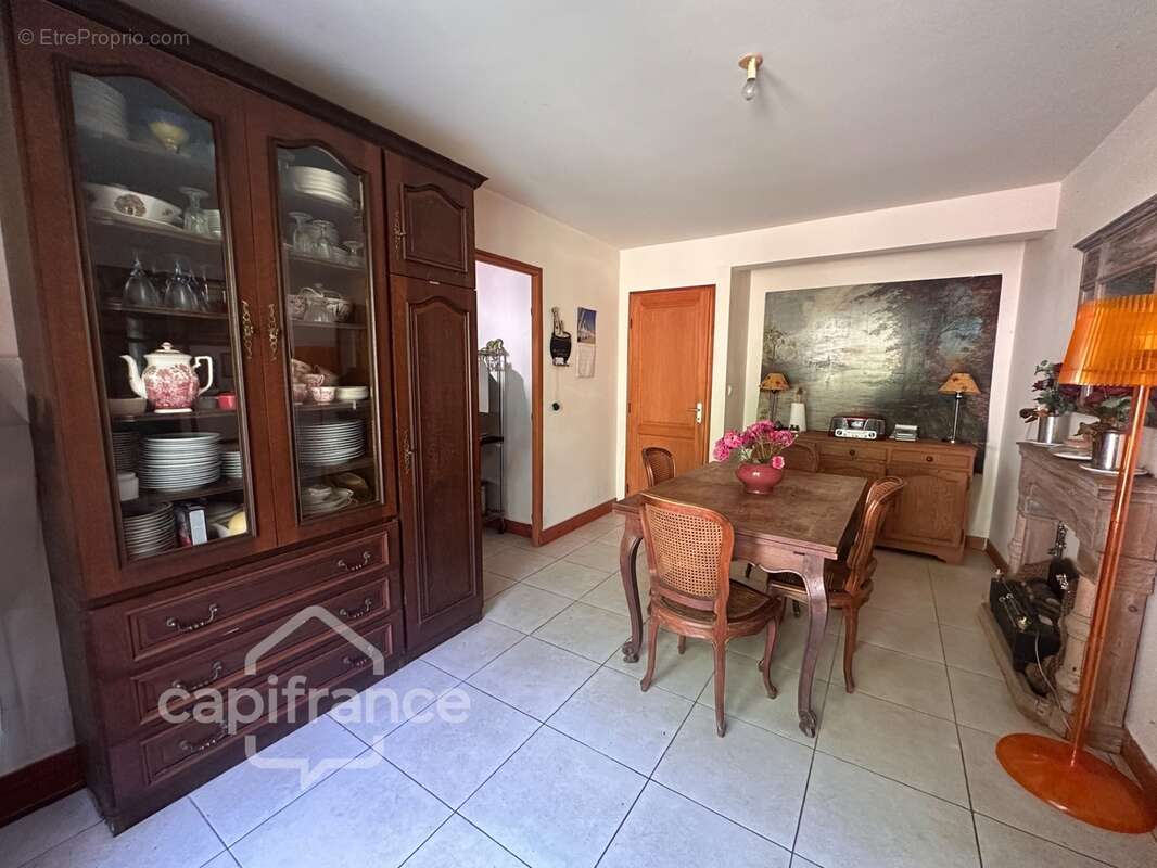 Maison familiale de 225 m² avec dépendance sur 3 022 m² - Domaine de Carheil à Plessé - photo 6