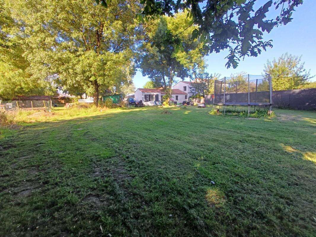 Maison à COMMEQUIERS