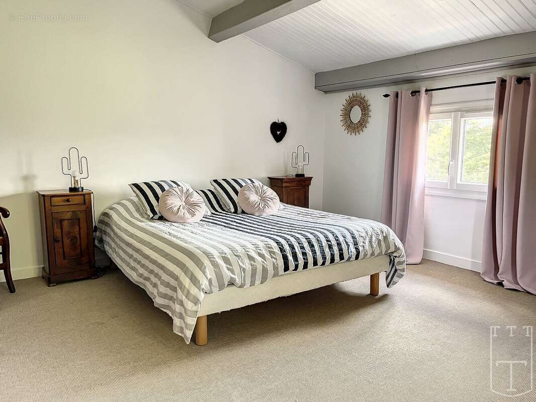 Maison à GROSPIERRES