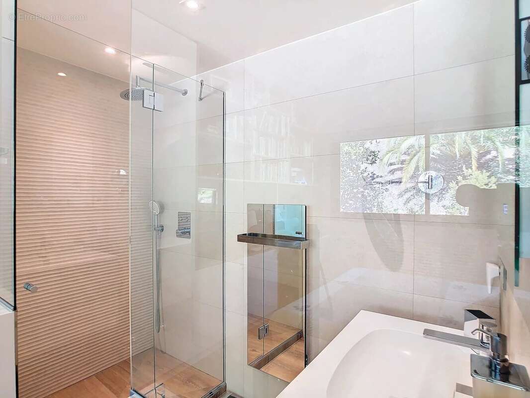 Appartement à LE CANNET