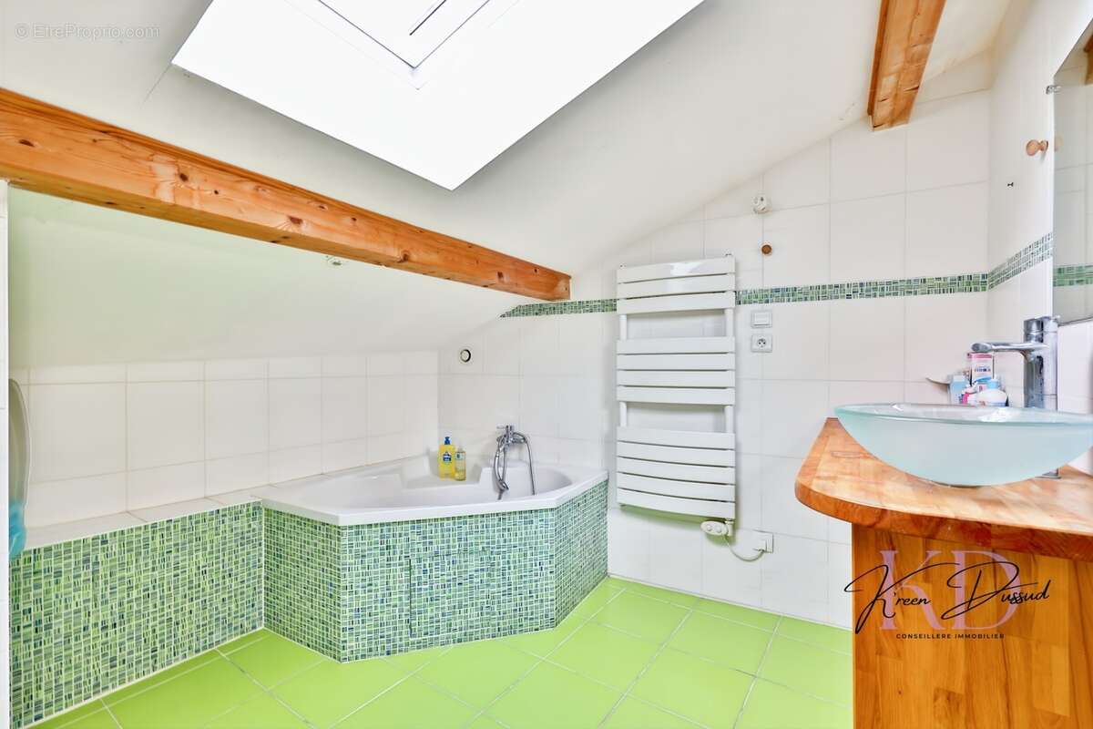  Maison en pierre de 150 m2 entièrement rénovée - Vue exceptionnelle - Suite parentale - Dépendances - Aucun vis-à-vis - photo 16