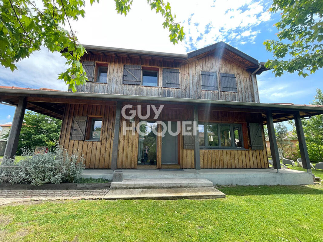 Maison à PARENTIS-EN-BORN