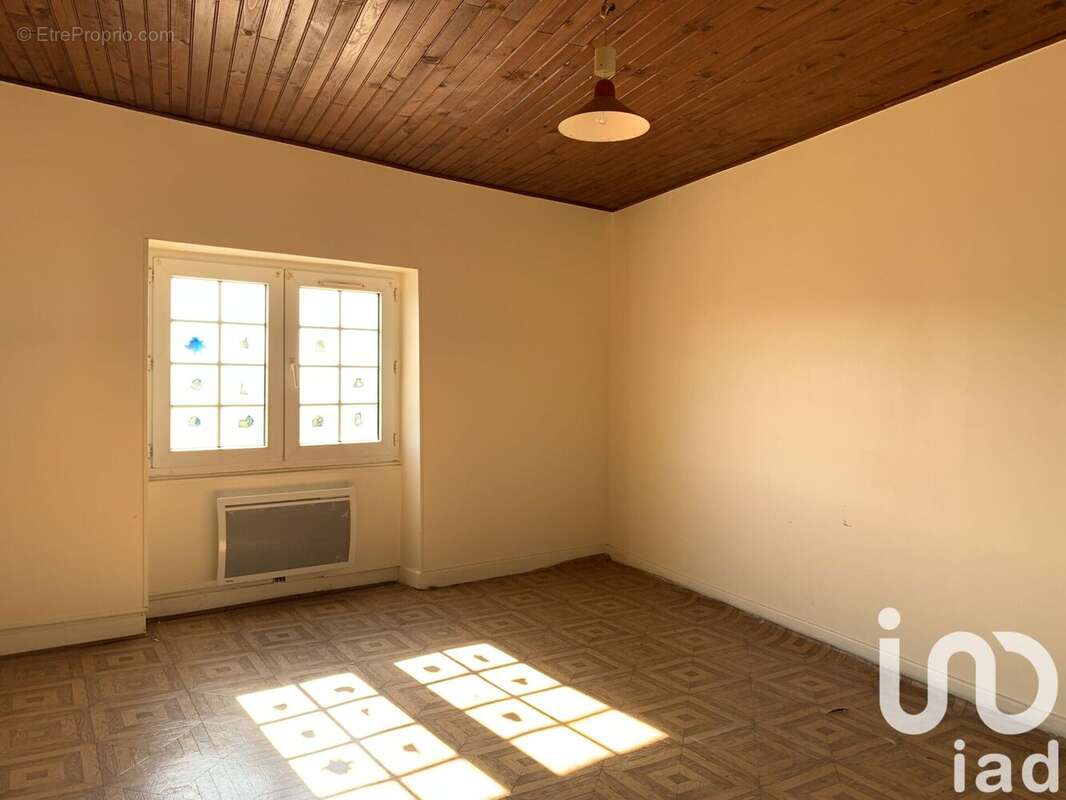 Maison 76 m² à Veyre-Monton  - photo 8