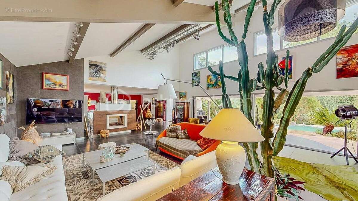 Maison à SAINT-MARTIN-DE-SEIGNANX