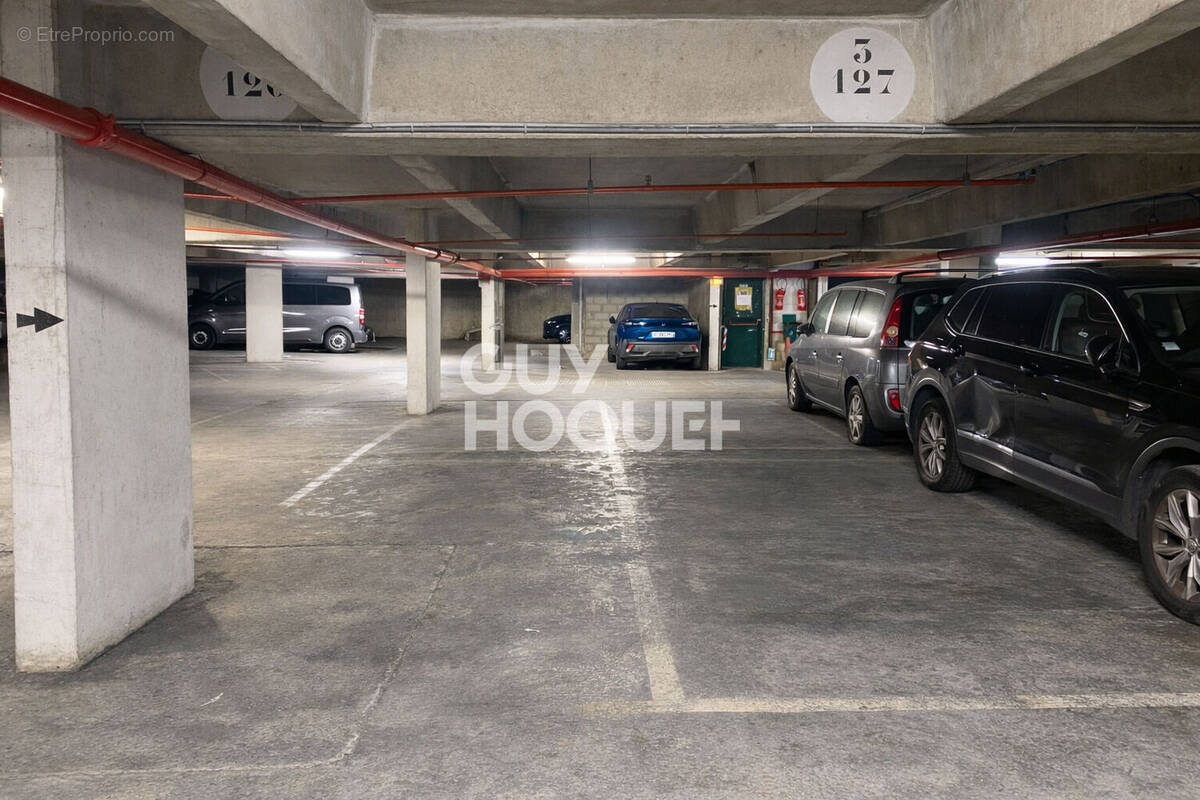 Parking à PARIS-19E