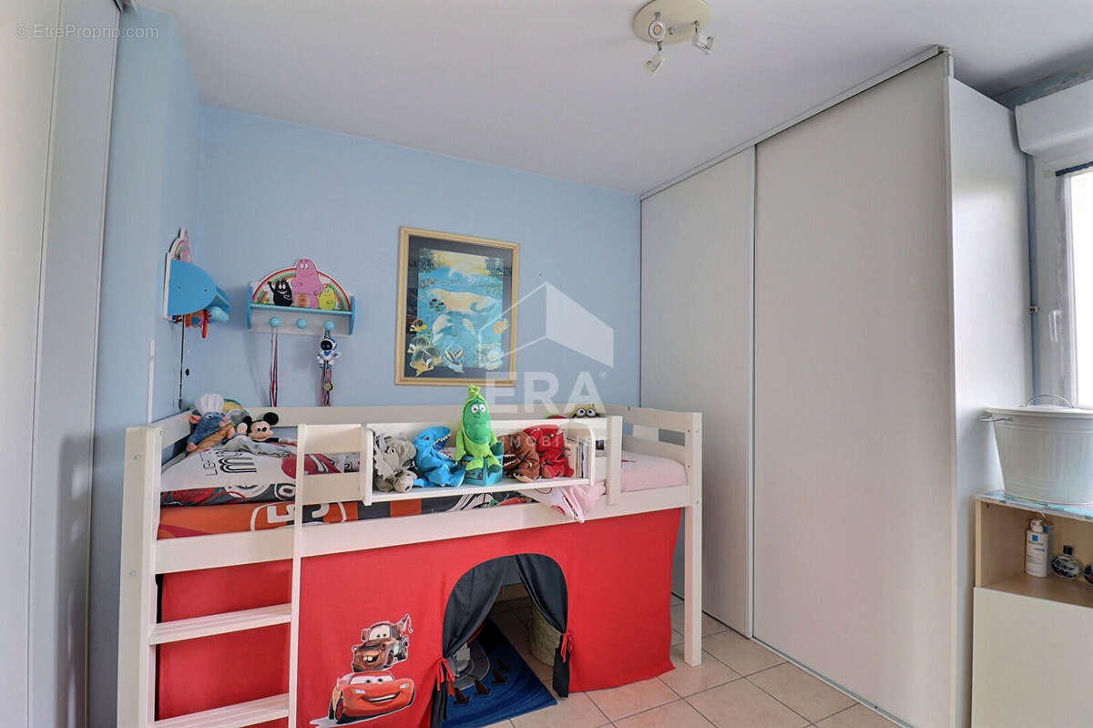 Appartement à MARSEILLE-4E