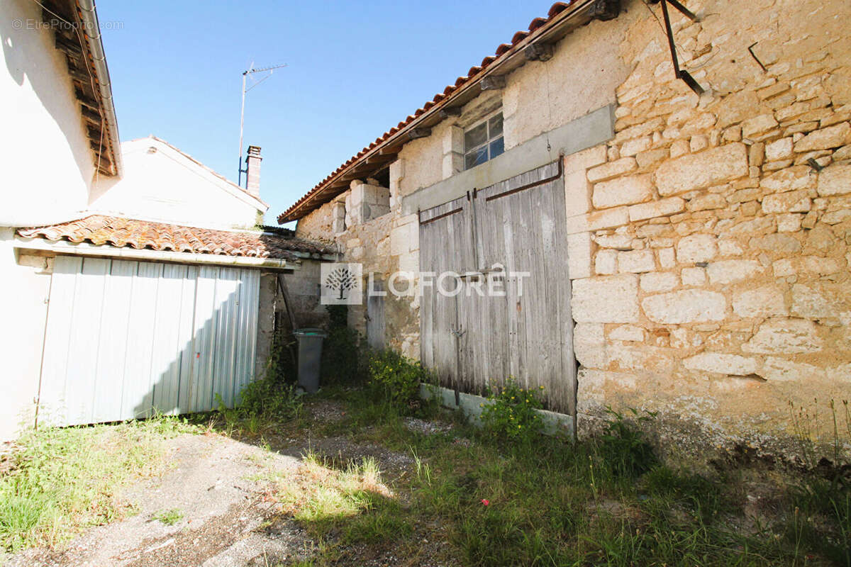 Maison en pierre Mareuil 3 pièces 52 m2 - Grange - Garage - Jardin - photo 12