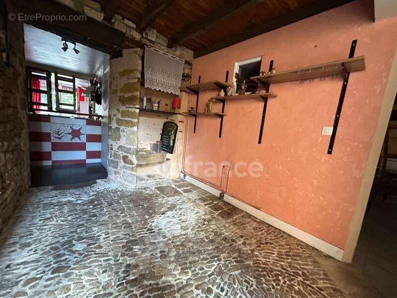 Maison de bourg à vendre 4 pièces env 211m² EXCIDEUIL (24)patio et jardin - photo 17