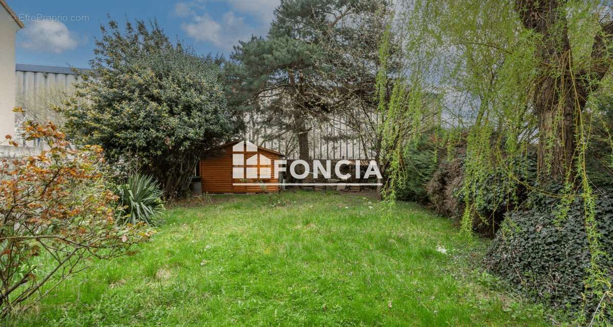 Maison à L'HAY-LES-ROSES