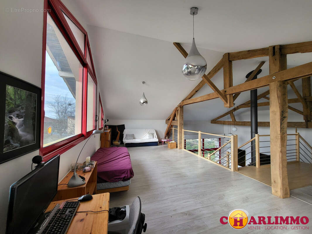 Maison à CHAILLAC-SUR-VIENNE