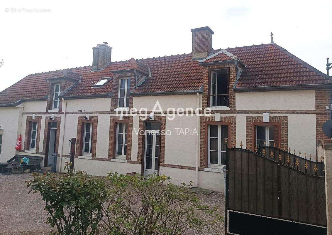 Maison à MARIGNY-LE-CHATEL