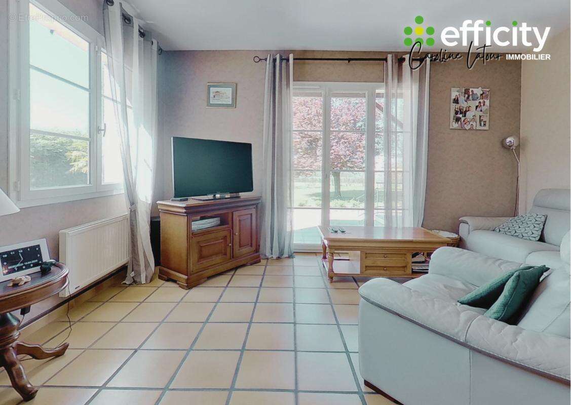 Maison à MONTROND-LES-BAINS