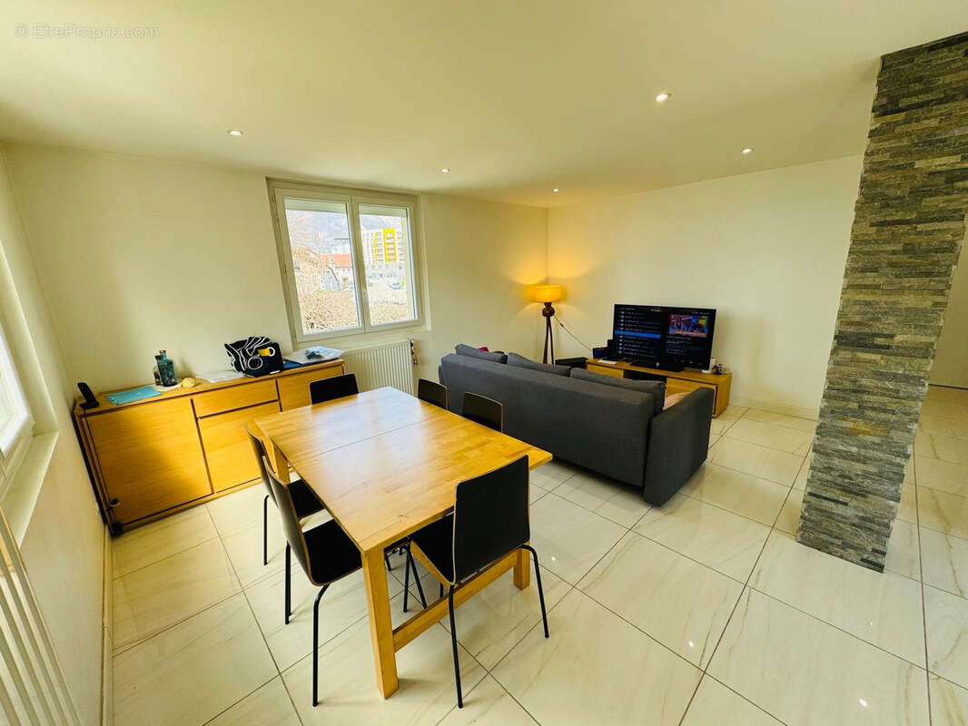 Maison à SAINT-MARTIN-D'HERES