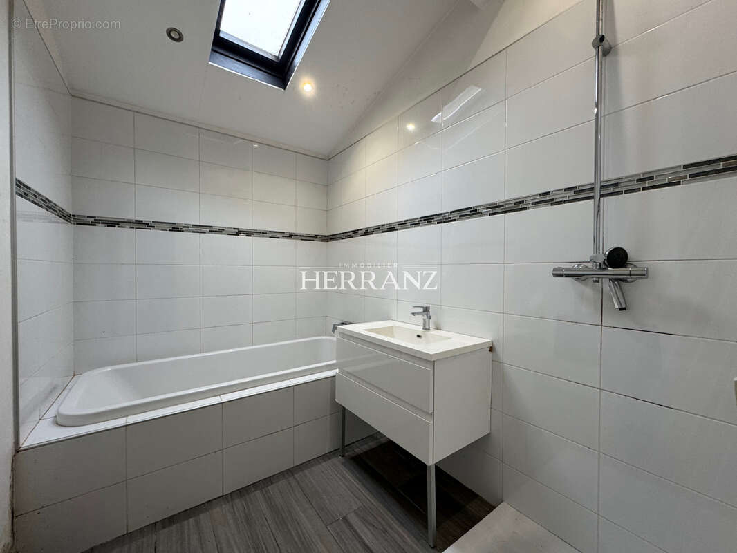 Maison de village axe bordeaux libourne  commodites et ecoles accessible a pieds - photo 5