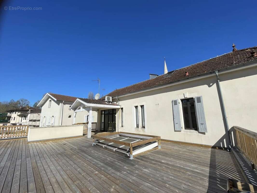 Maison à POUILLON