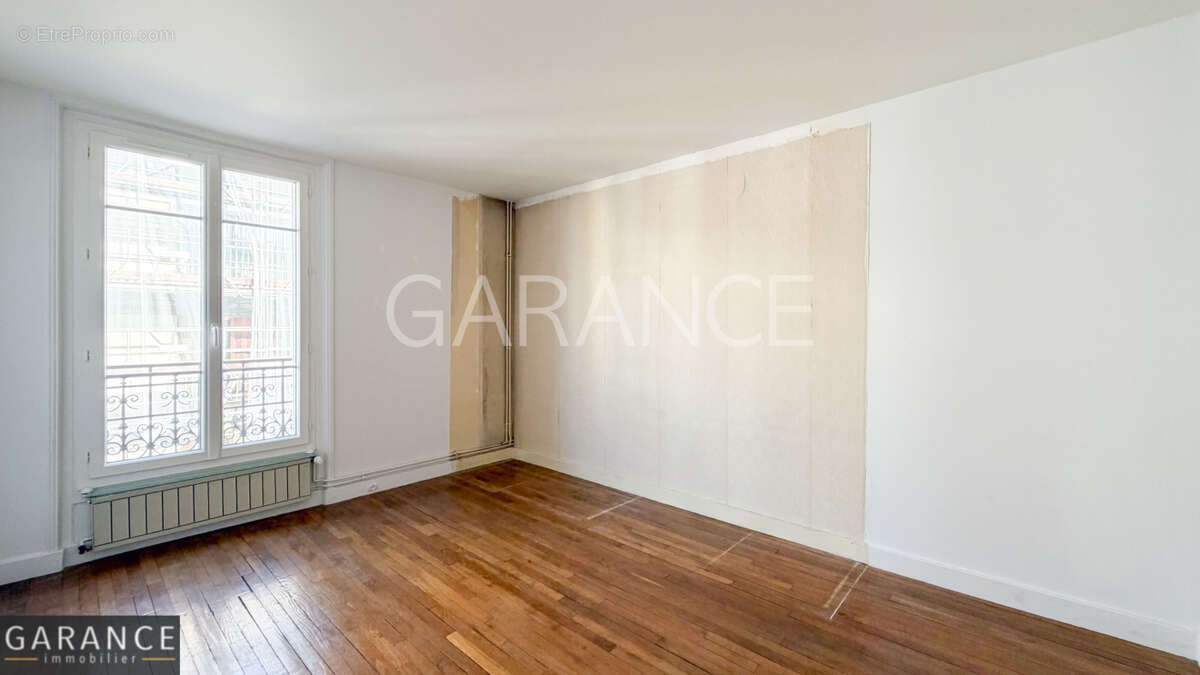 Appartement à PARIS-14E