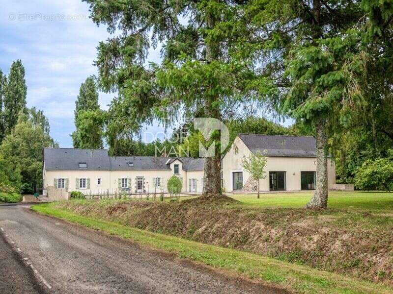 Maison à COSSE-LE-VIVIEN