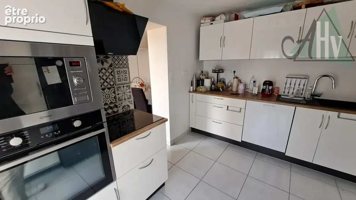 Paron (89) - Maison rénovée avec 2 chambres et bureau, dépendances et jardin - photo 3