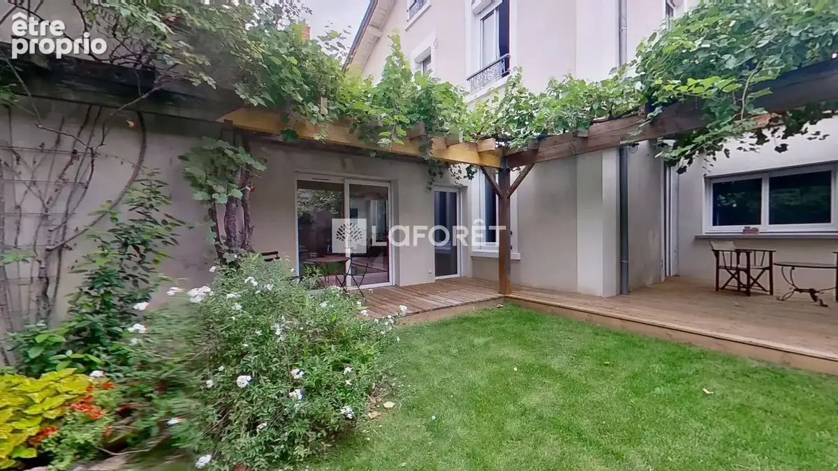 Lyon 3 -  Maison de155 m², jardin, garage et extension possible - photo 4