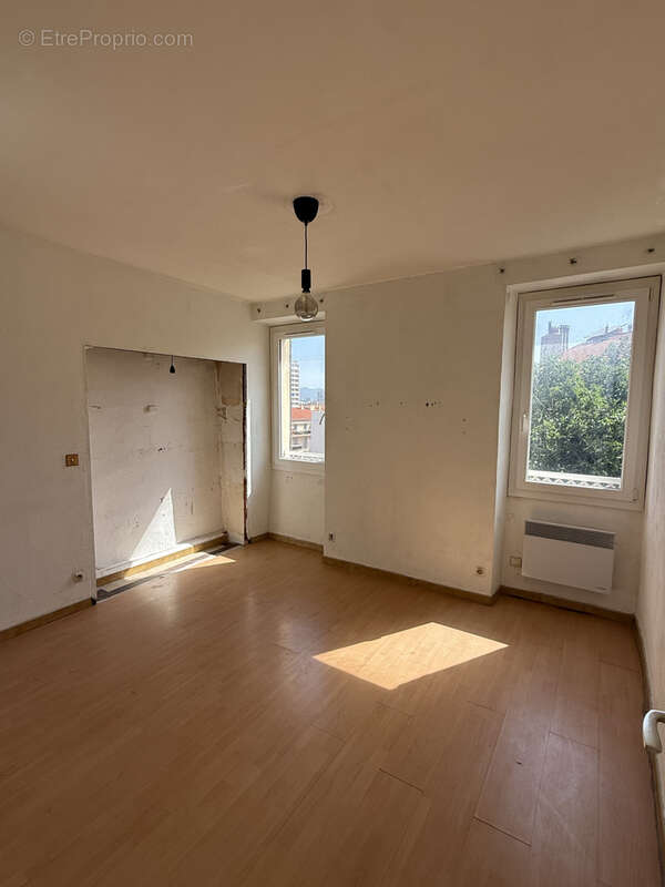 Appartement à MARSEILLE-7E