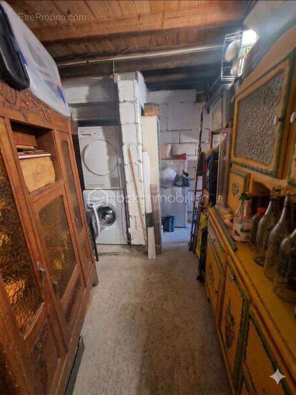 L’Âme de la Bastide : Demeure Historique du XVIIe Siècle contre le Rocher  4 Pièces  3 Chambres  Jardin de 455 m²  Garage indépe - photo 14