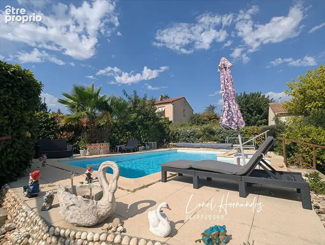 Maison individuelle de plain-pied avec piscine et terrain clos de 558m² - photo 4
