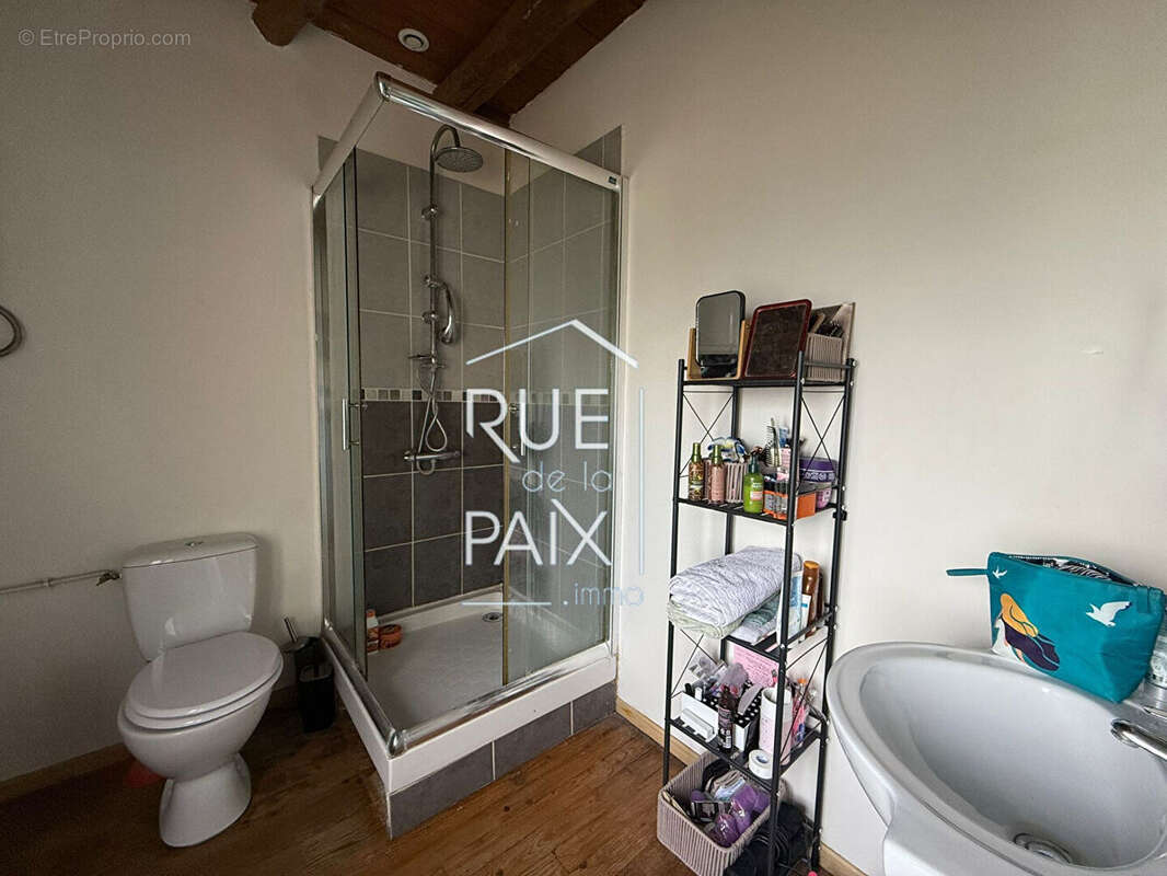 Maison à MONTS-SUR-GUESNES