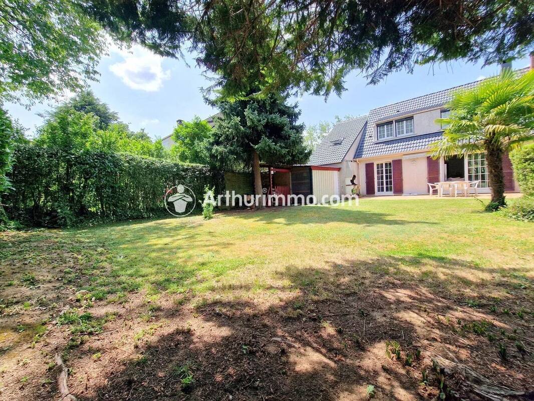 Maison à SAVIGNY-LE-TEMPLE