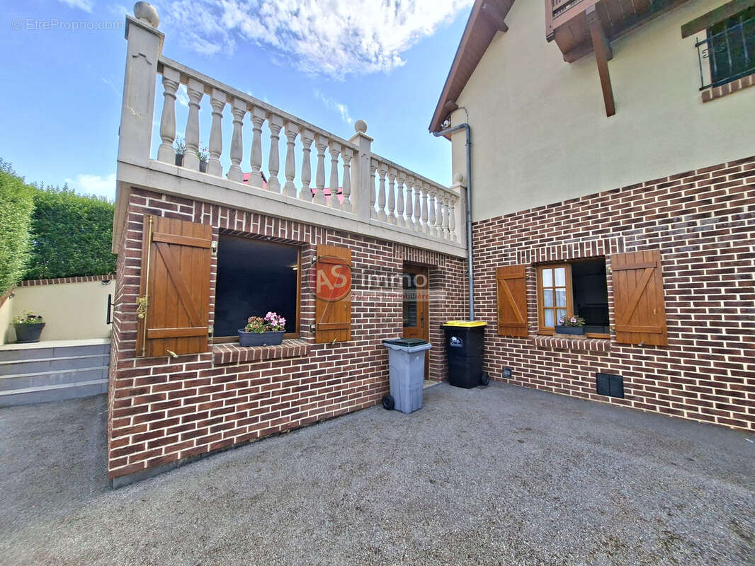 Maison à NEUFCHATEL-EN-BRAY