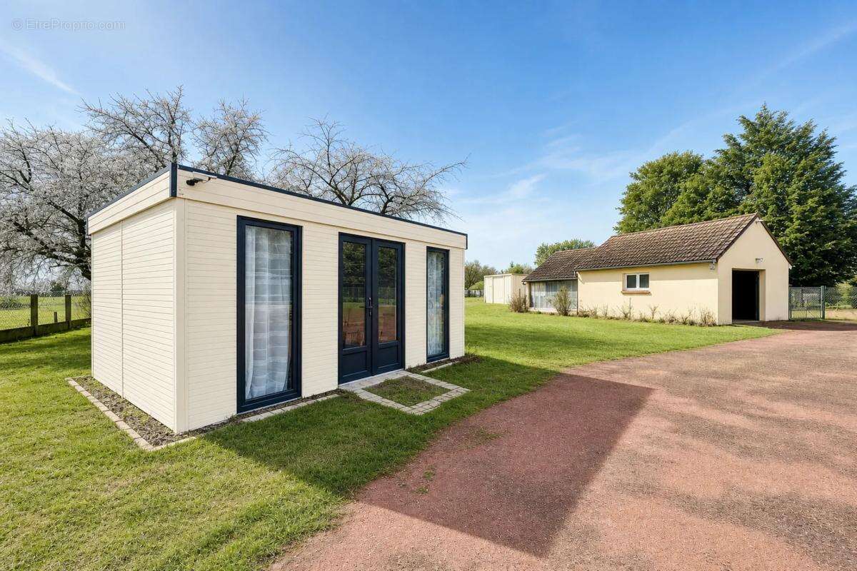 Maison à LES BORDES