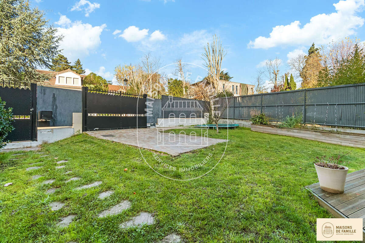 Maison à LA CELLE-SAINT-CLOUD