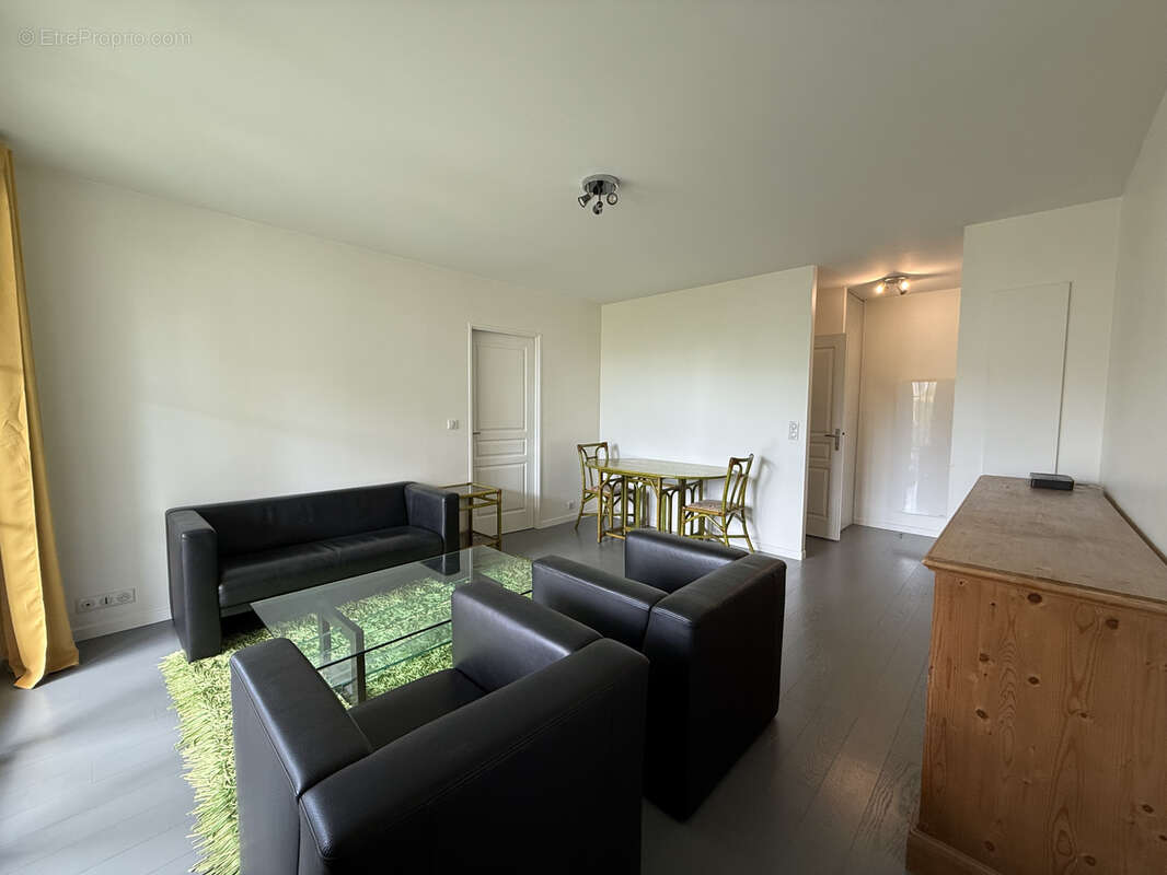 Appartement à SAINT-MAUR-DES-FOSSES