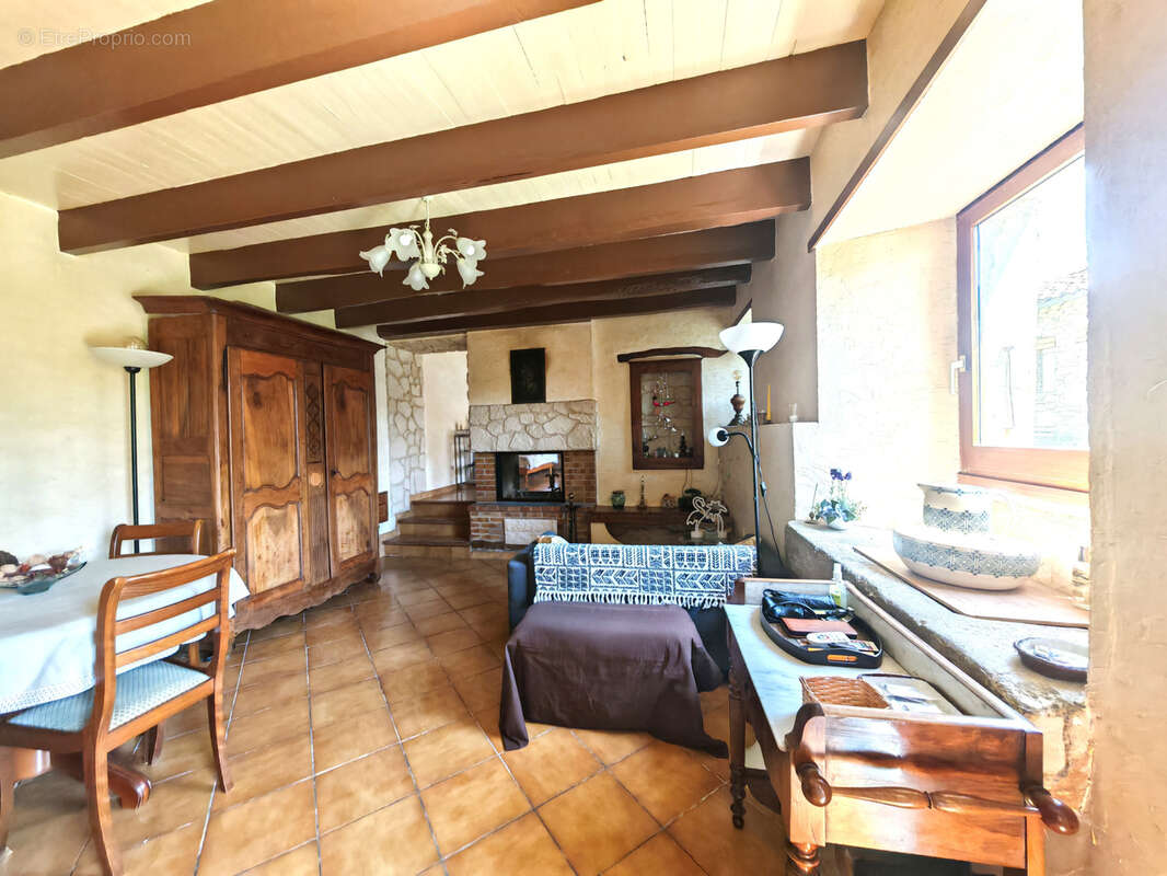 Maison à SAINT-ROMAIN-DE-LERPS