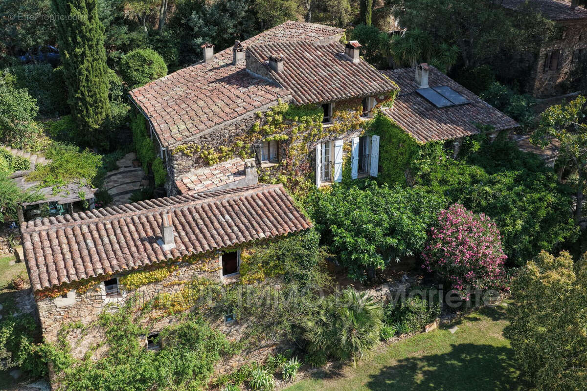Maison à LA GARDE-FREINET