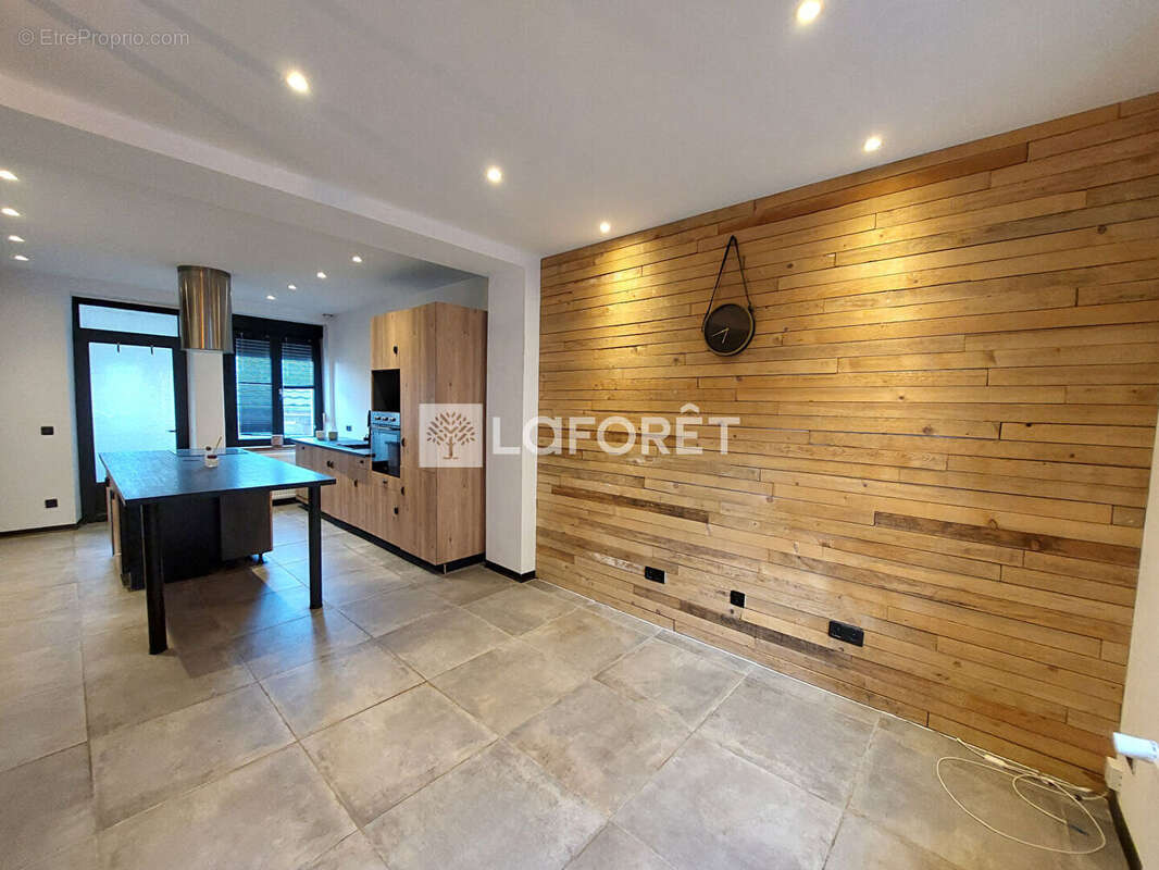 Maison Russange 5 pièce(s) 70 m2 / 2 à 3 chambres/ / Jardin / Terrasse / Réserves - photo 3